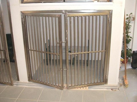 grille acier clinique vétérinaire
